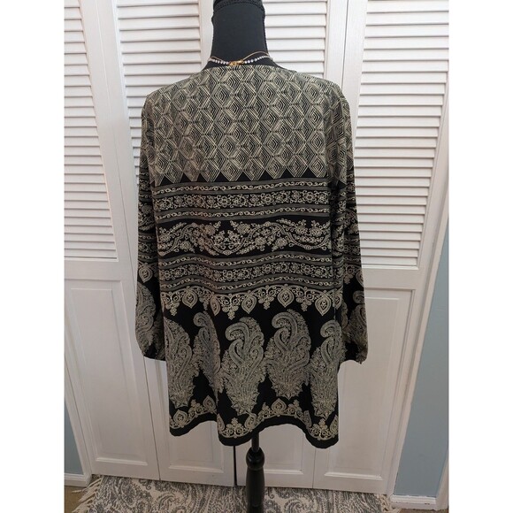 Chico's Tunic Womes XL/3 Paisley Black Tan Floral V-Neck Blouse Top Boho Flowy - Picture 7 of 12